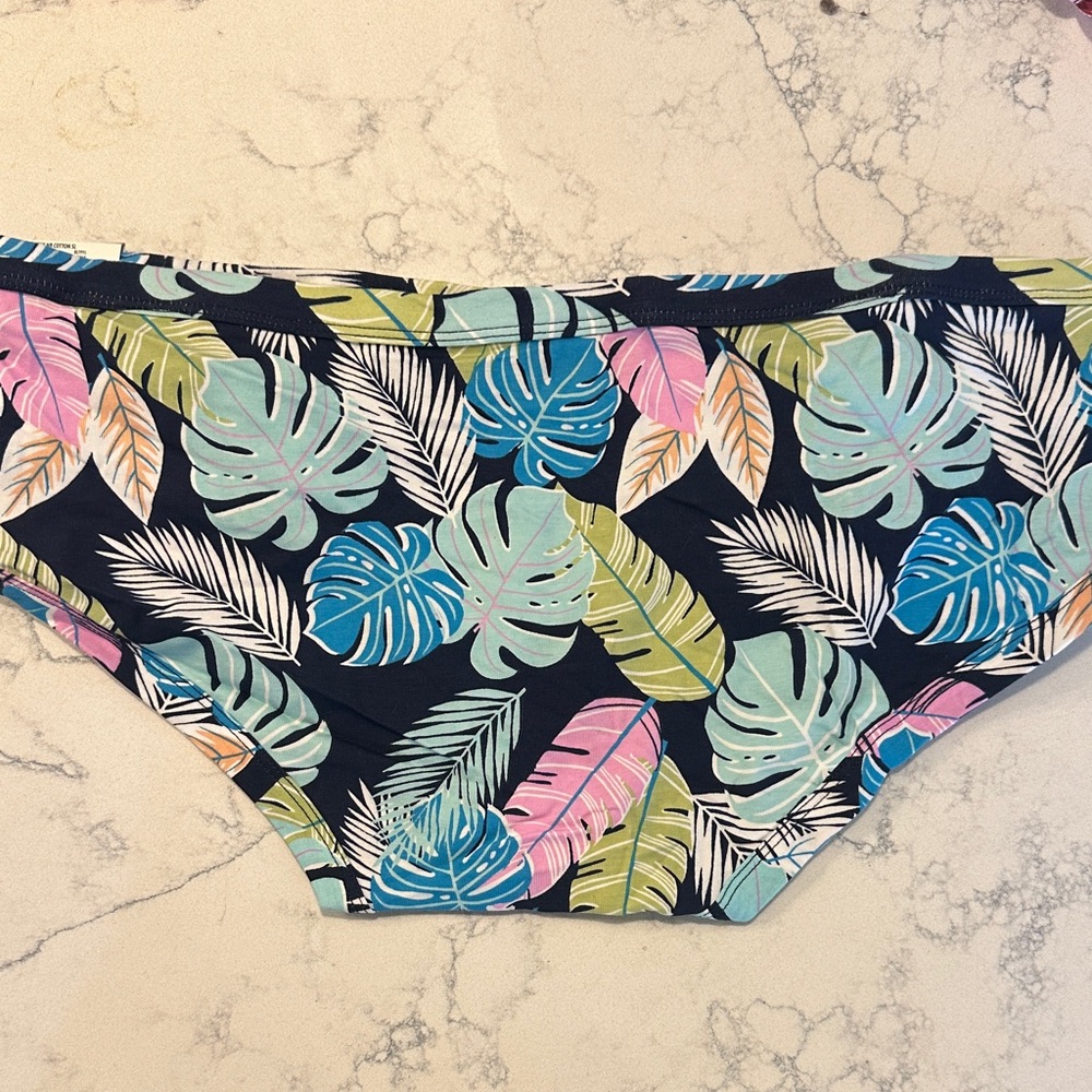 Colorful Leaf Print and Pink Underwear Set of 2 - Picture 8 of 10